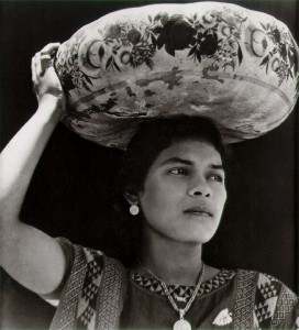 Woman of Tehauntepec carrying jecapixtle - 1929
