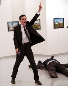 © Burhan Ozbilici, The Associated Press Foto scattata con Canon EOS 5D Mark III e EF24-105mm f/4L IS USM 